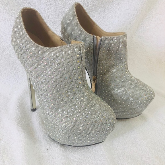 Dazzle Diamond Bootie Heels Silver and Pearl - Picture 1 of 4